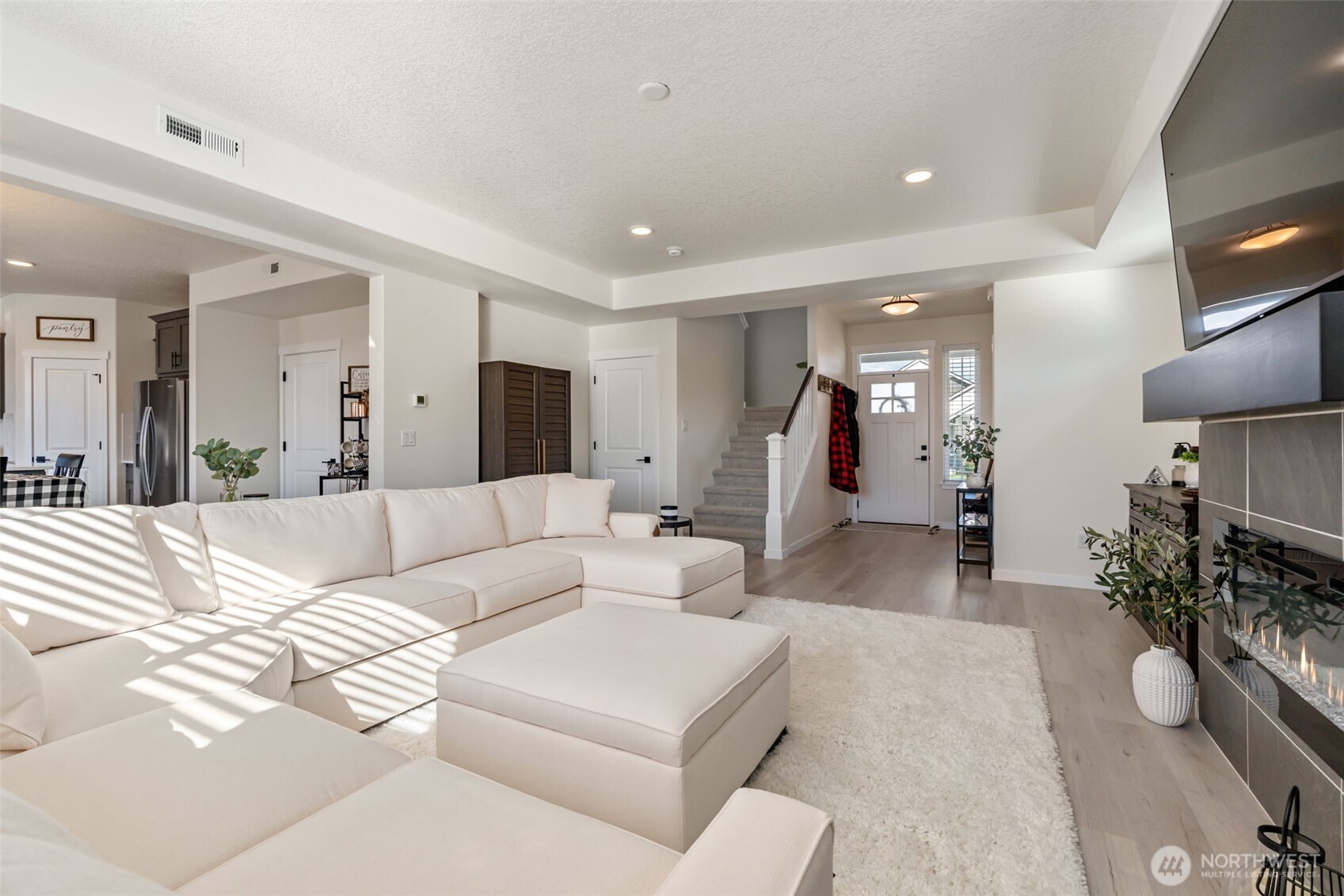 707 Cardinal Avenue Winlock, WA 98596 - Photo 9 of 36 a living room with furniture and a wooden floor