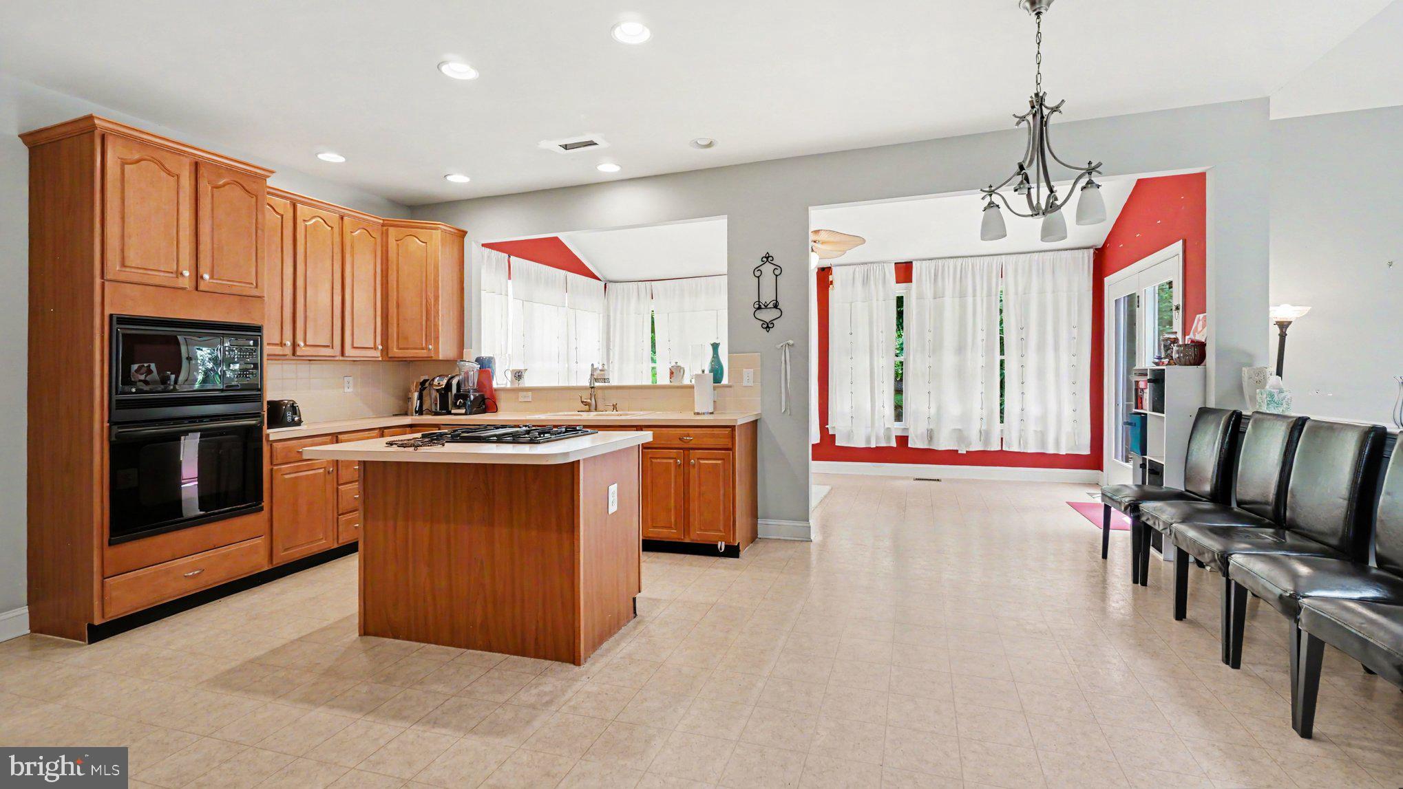 505 Springview Lane Phoenixville, PA 19460 - Photo 14 of 38