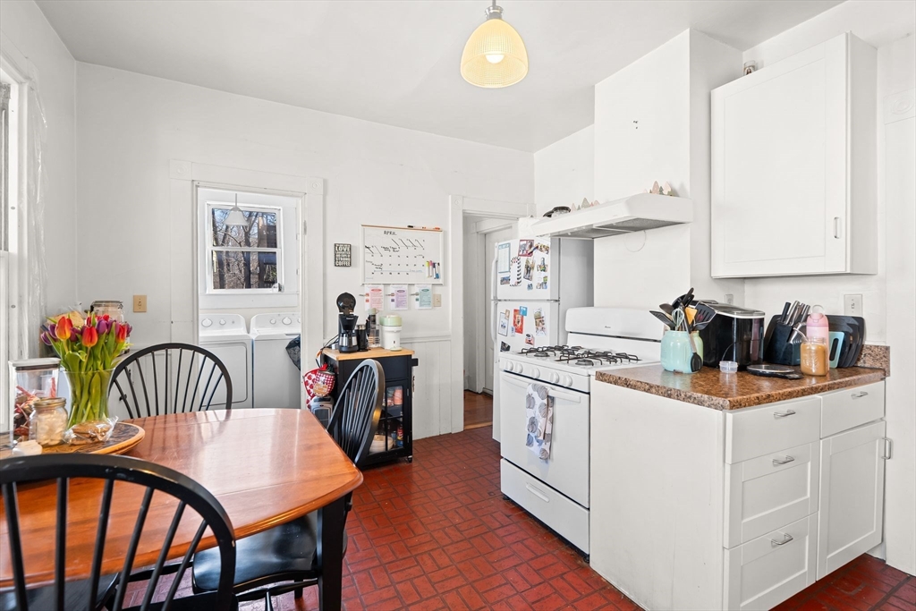 285 Chestnut Avenue Boston, MA 02130 - Photo 12 of 37