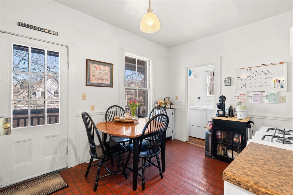 285 Chestnut Avenue Boston, MA 02130 - Photo 14 of 37