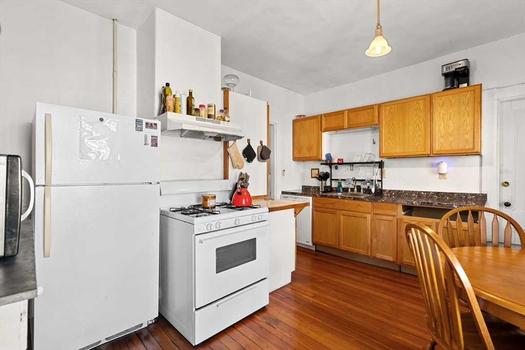 285 Chestnut Avenue Boston, MA 02130 - Photo 2 of 37