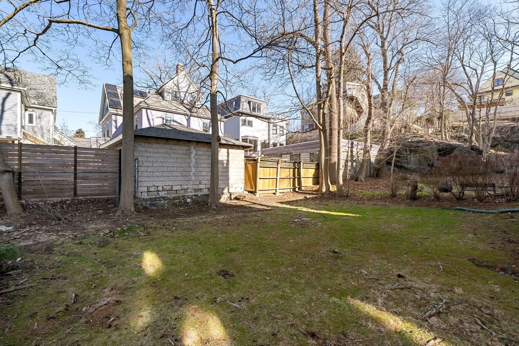 285 Chestnut Avenue Boston, MA 02130 - Photo 24 of 37