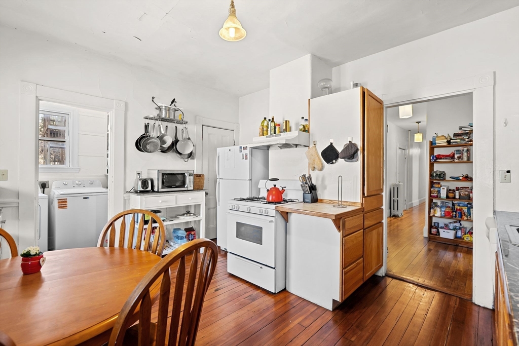 285 Chestnut Avenue Boston, MA 02130 - Photo 3 of 37