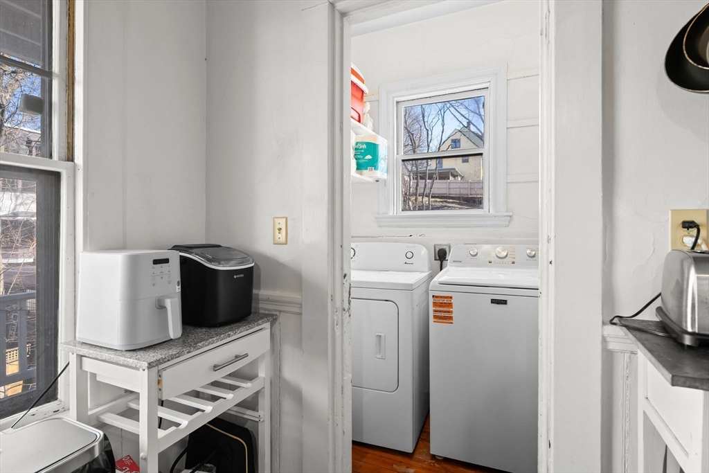 285 Chestnut Avenue Boston, MA 02130 - Photo 5 of 37