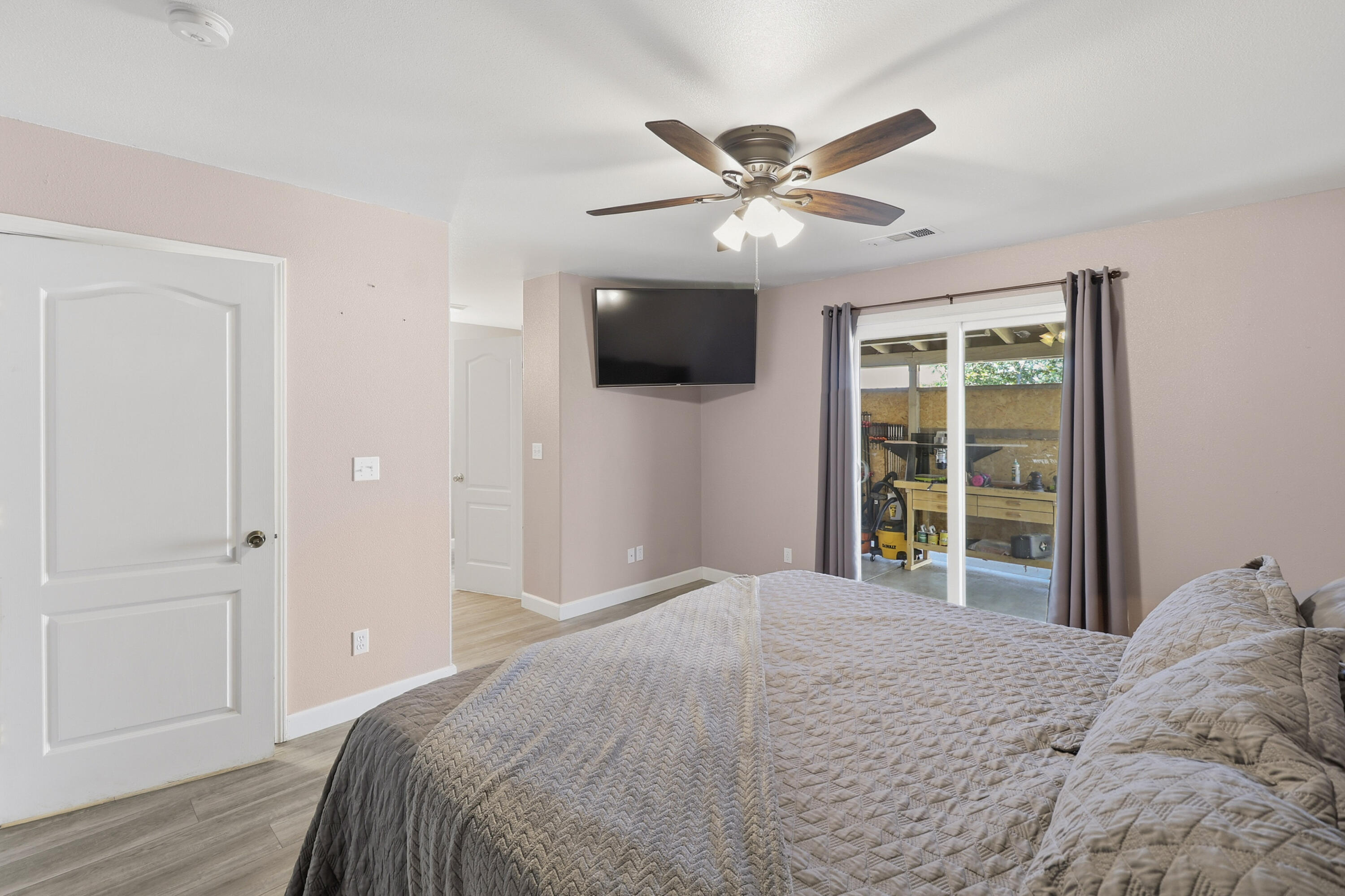 4143 St Patricks Avenue Redding, CA 96003 - Photo 27 of 38 27-011