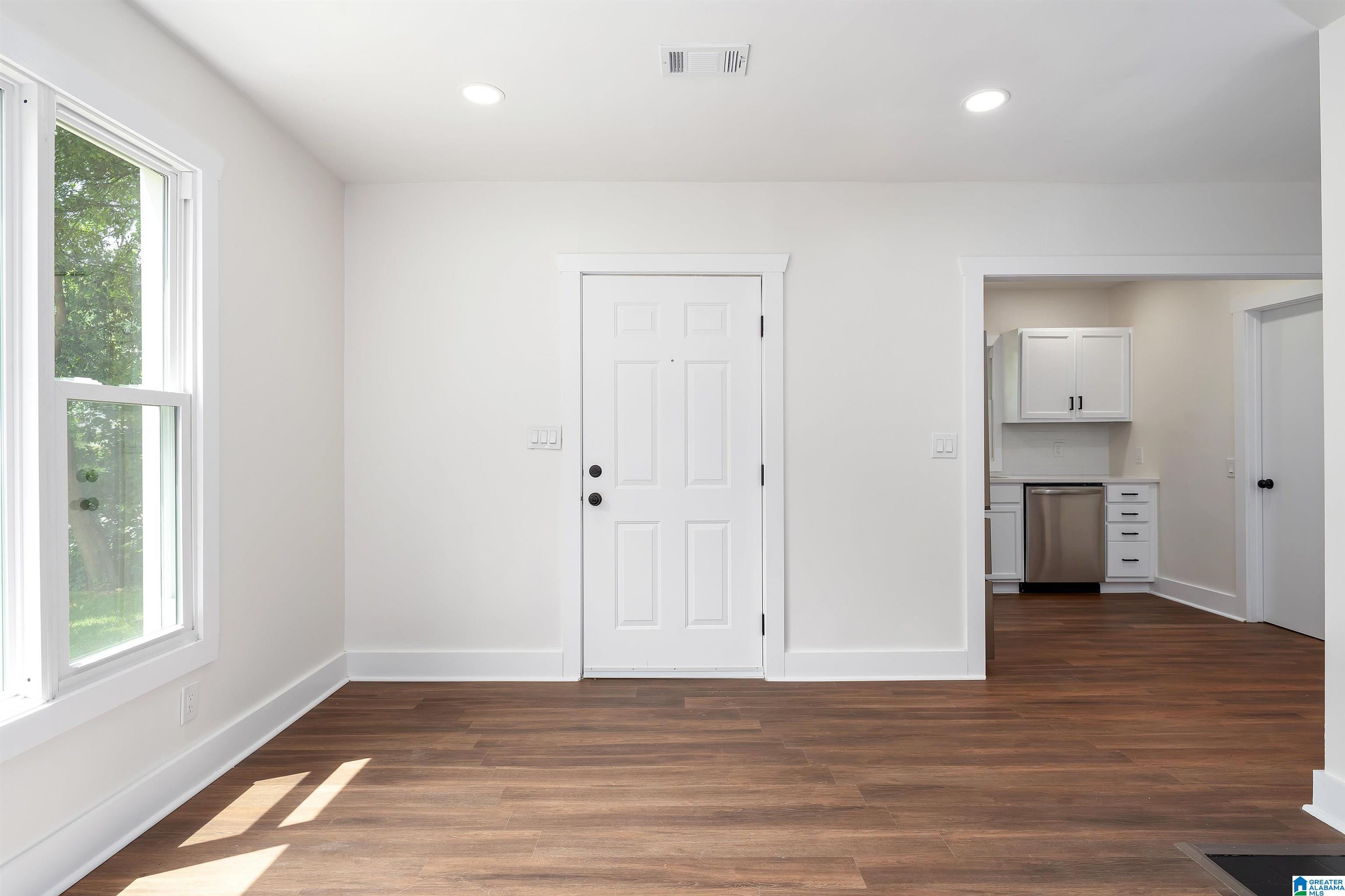 721 47th Way South Birmingham, AL 35222 - Photo 7 of 33