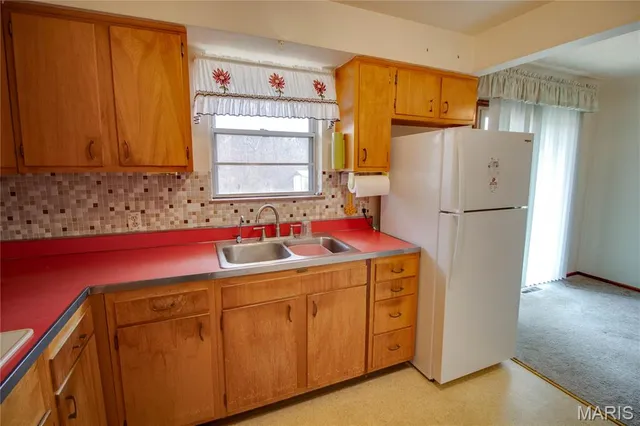 $147,900 | 4925 Hill Drive, Godfrey, IL 62035