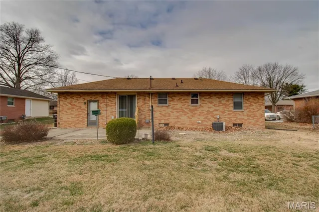 $147,900 | 4925 Hill Drive, Godfrey, IL 62035