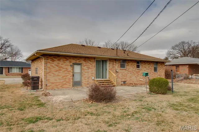 $147,900 | 4925 Hill Drive, Godfrey, IL 62035