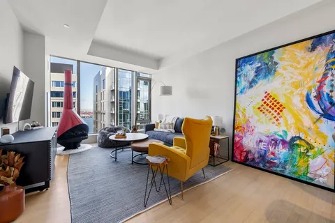 $1,375,000 | 133 Seaport Boulevard, Unit 2110, Boston, MA 02210
