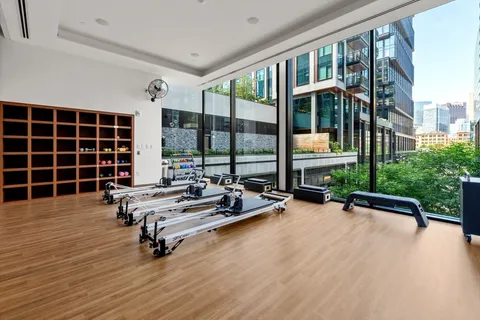 $1,375,000 | 133 Seaport Boulevard, Unit 2110, Boston, MA 02210