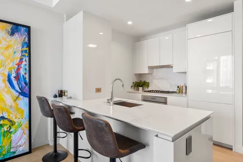 $1,375,000 | 133 Seaport Boulevard, Unit 2110, Boston, MA 02210