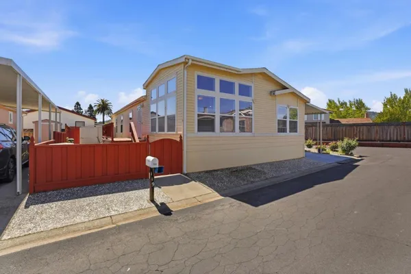 $380,000 | 500 West 10th Street, Unit 119, Gilroy, CA 95020