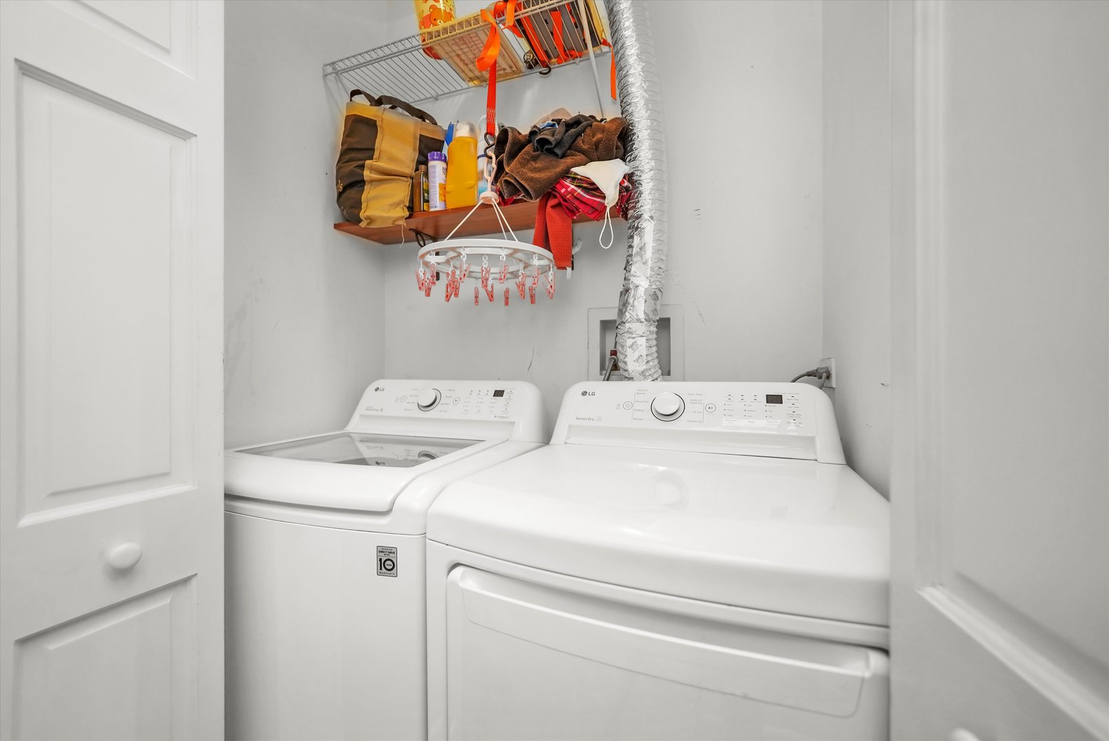 2744 West Haddon Avenue, Unit 2 Chicago, IL 60622 - Photo 16 of 22 a utility room with dryer and washer