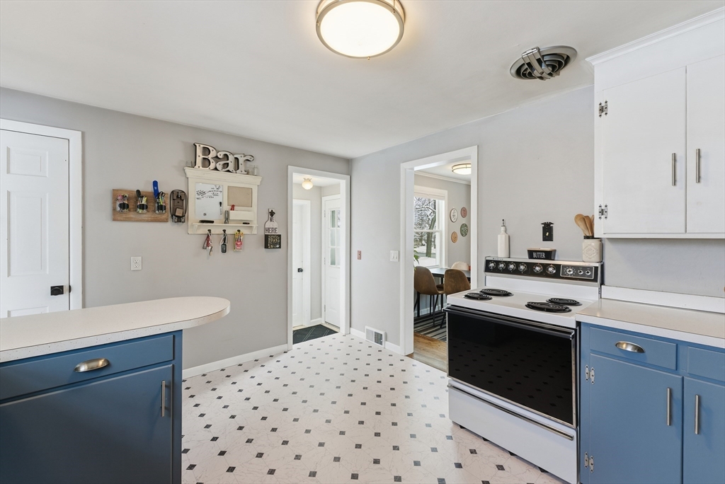 750 Amostown Road West Springfield, MA 01089 - Photo 11 of 41 Gallery Image 11