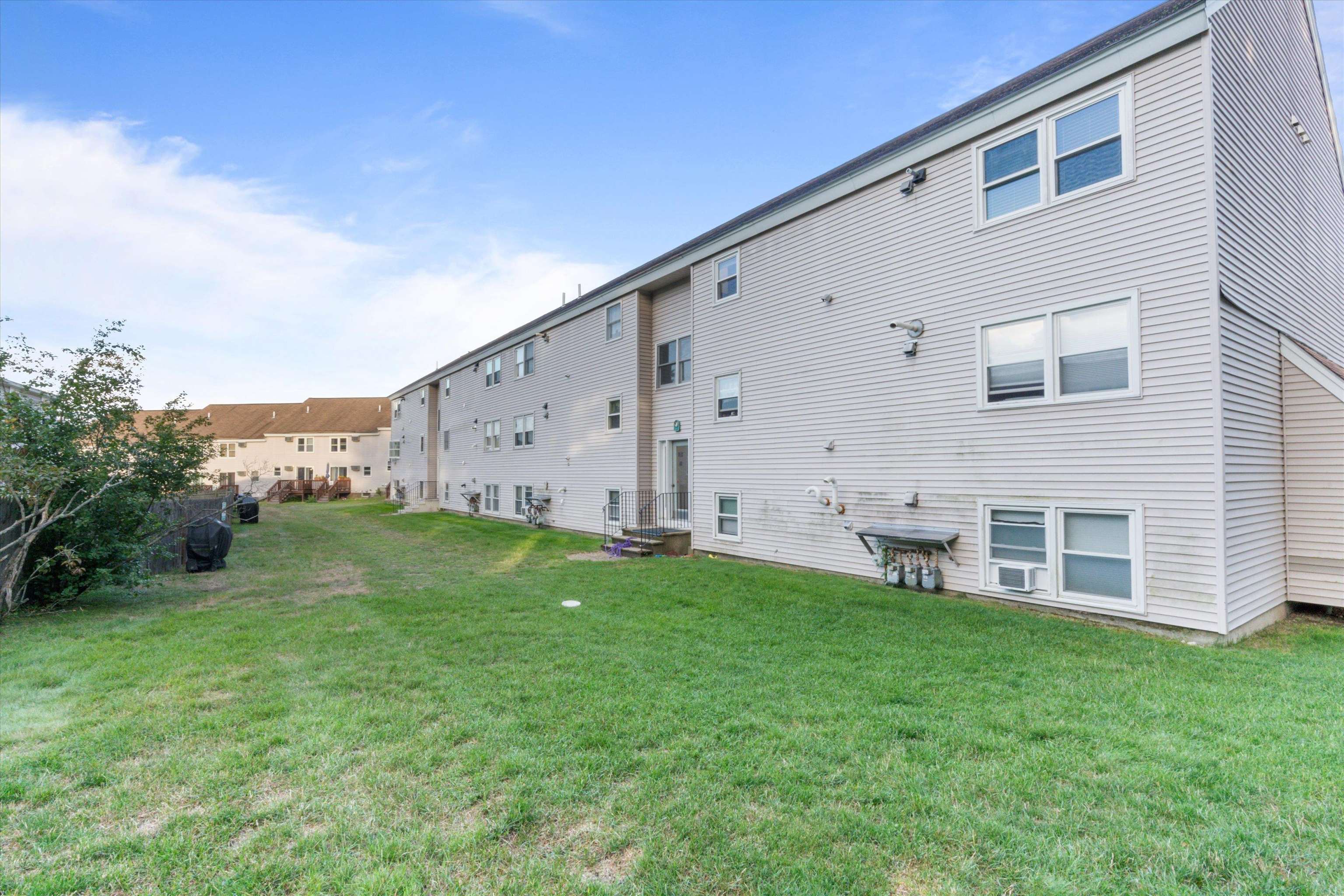 205 Circle Road, Unit E5 Manchester, NH 03103 - Photo 17 of 25