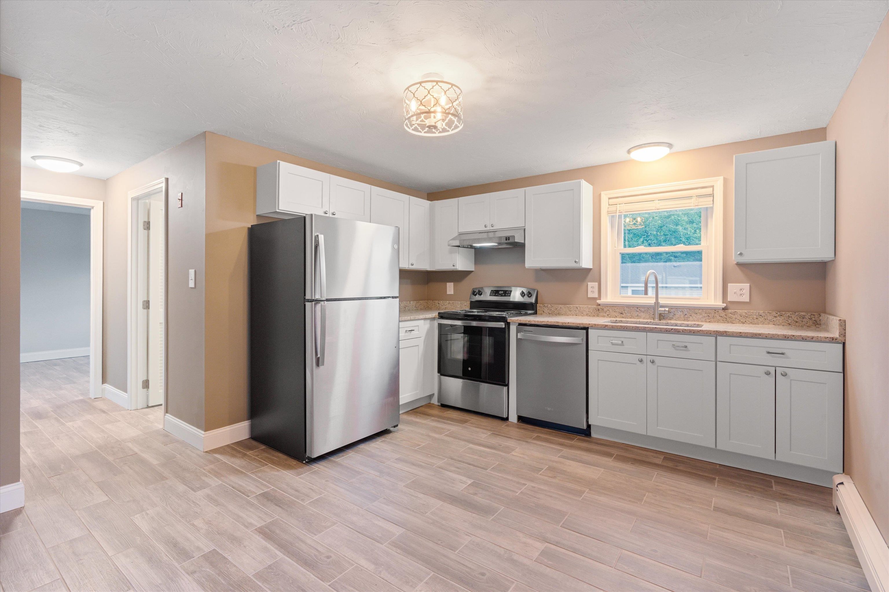 205 Circle Road, Unit E5 Manchester, NH 03103 - Photo 4 of 25