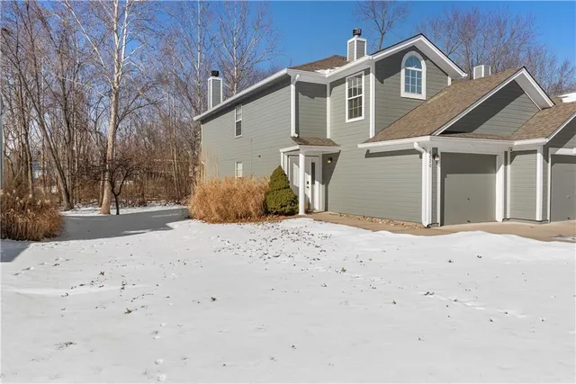 $225,000 | 6020 Northeast Moonstone Drive, Lee's Summit, MO 64064