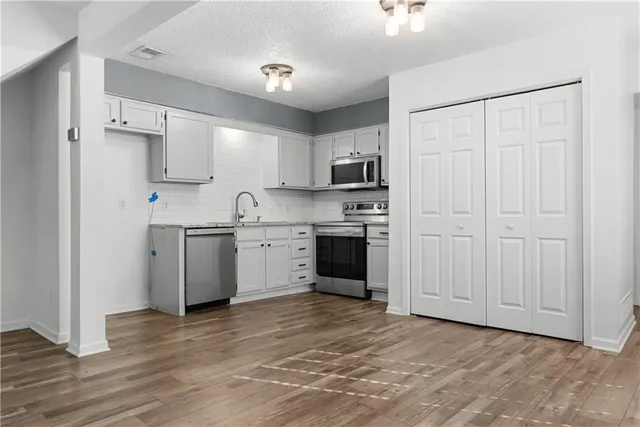 $225,000 | 6020 Northeast Moonstone Drive, Lee's Summit, MO 64064