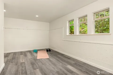 $1,098,000 | 14864 Sivertson Road Northeast, Bainbridge Island, WA 98110