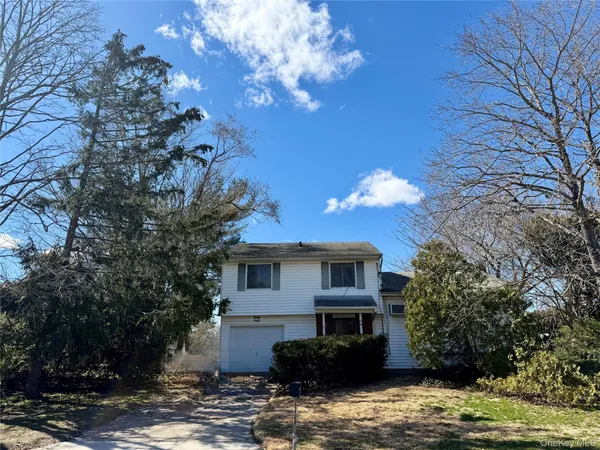 $499,999 | 20 Catherine Drive, Selden, NY 11784