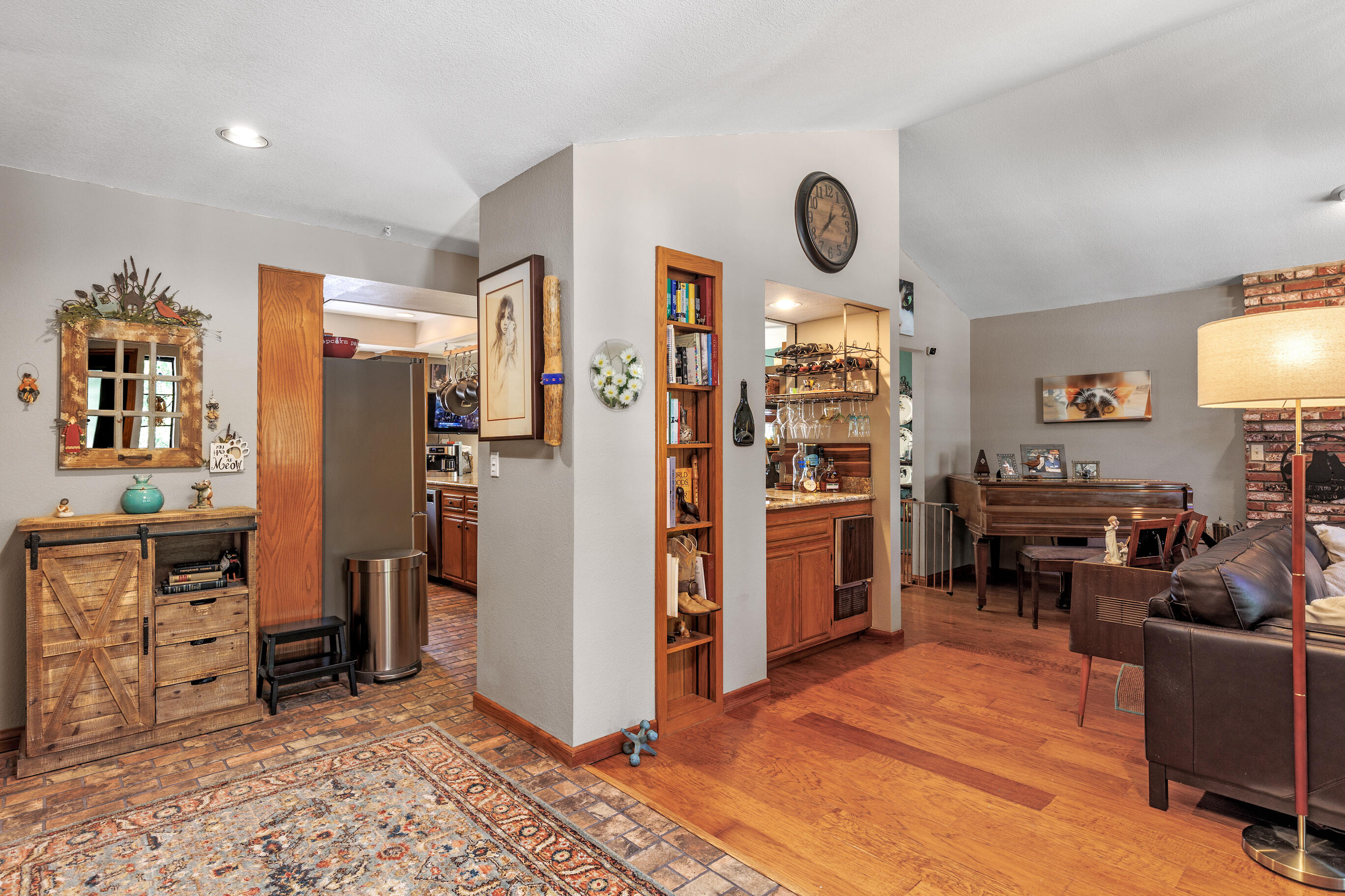 26901 Bear Valley Road Tehachapi, CA 93561 - Photo 19 of 62 a view of a livingroom with workspace and a window