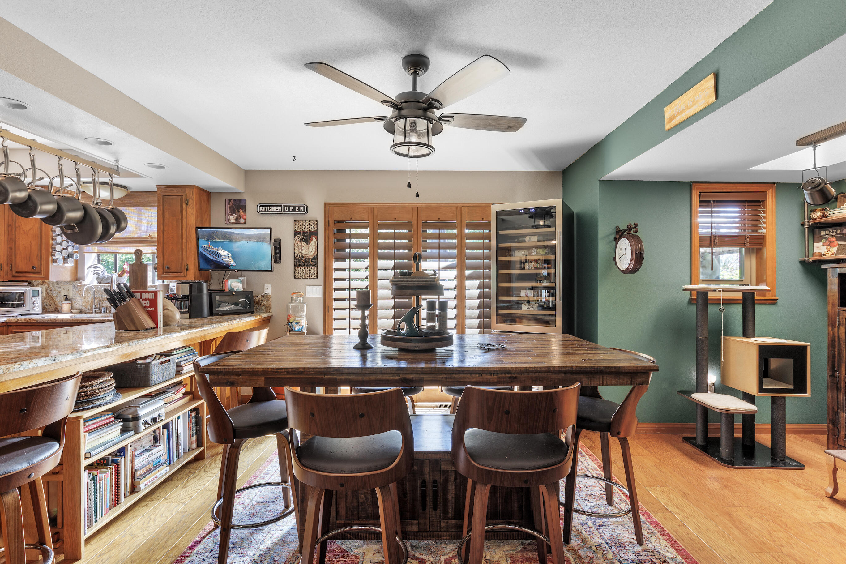 26901 Bear Valley Road Tehachapi, CA 93561 - Photo 23 of 62 a view of a dining room with furniture and window
