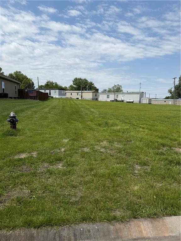 1910 Howenstein Street Cameron, MO 64429 - Photo 3 of 7
