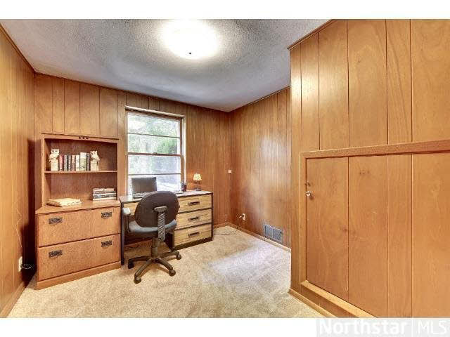 3711 Cardinal Road Minnetonka, MN 55345 - Photo 12 of 17