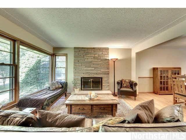 3711 Cardinal Road Minnetonka, MN 55345 - Photo 2 of 17