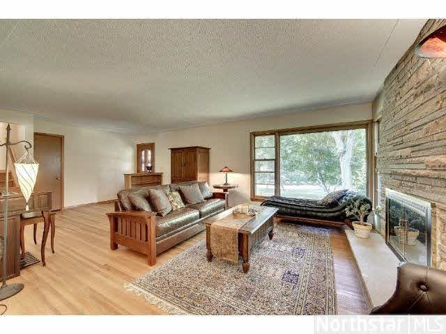 3711 Cardinal Road Minnetonka, MN 55345 - Photo 3 of 17