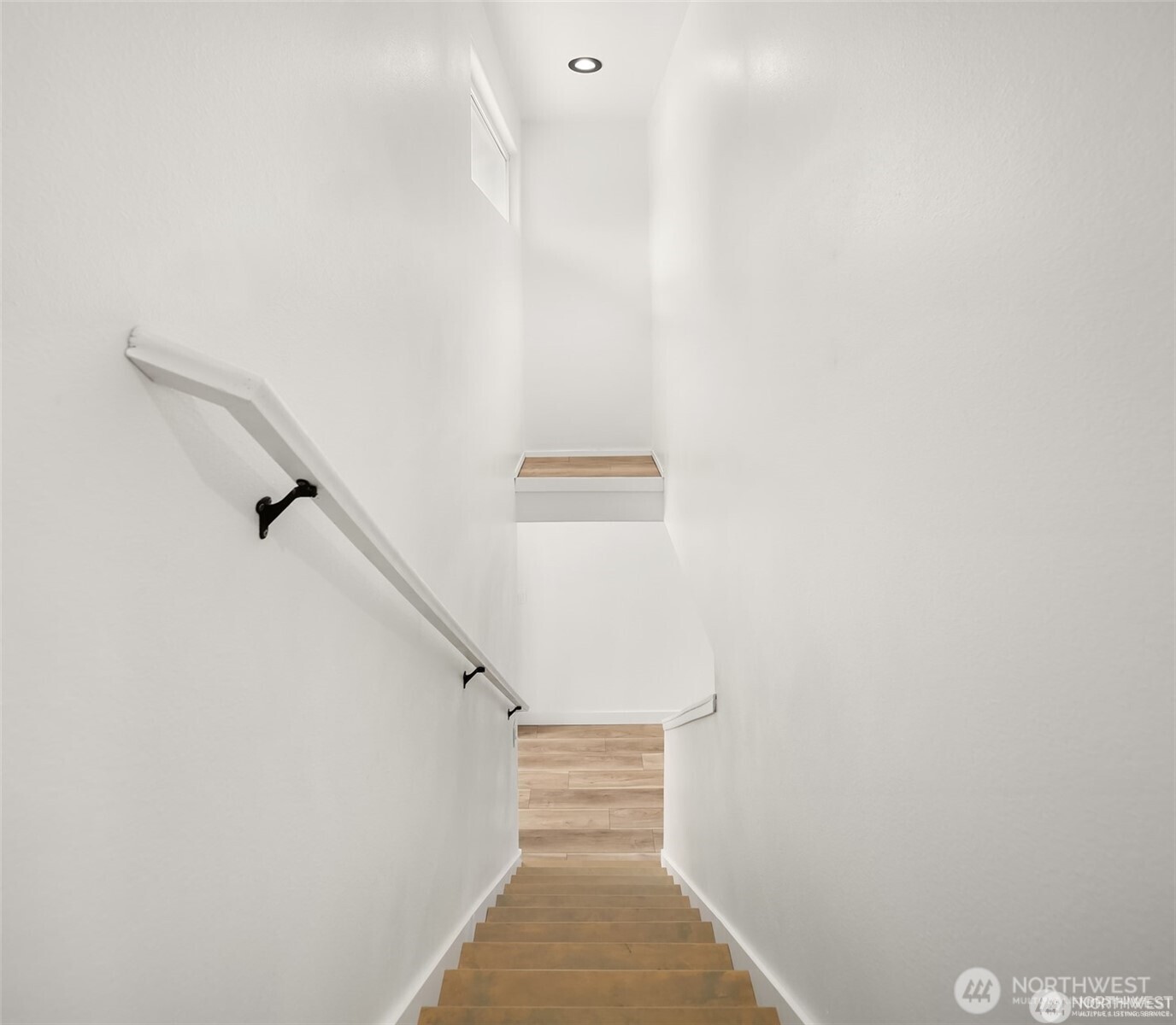 9 76th Street Southeast Everett, WA 98203 - Photo 14 of 28 a view of entryway