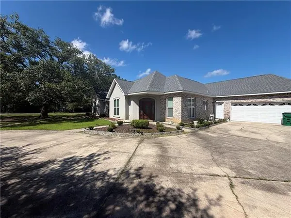 $2,600 | 39348 McKendall Drive, Slidell, LA 70461