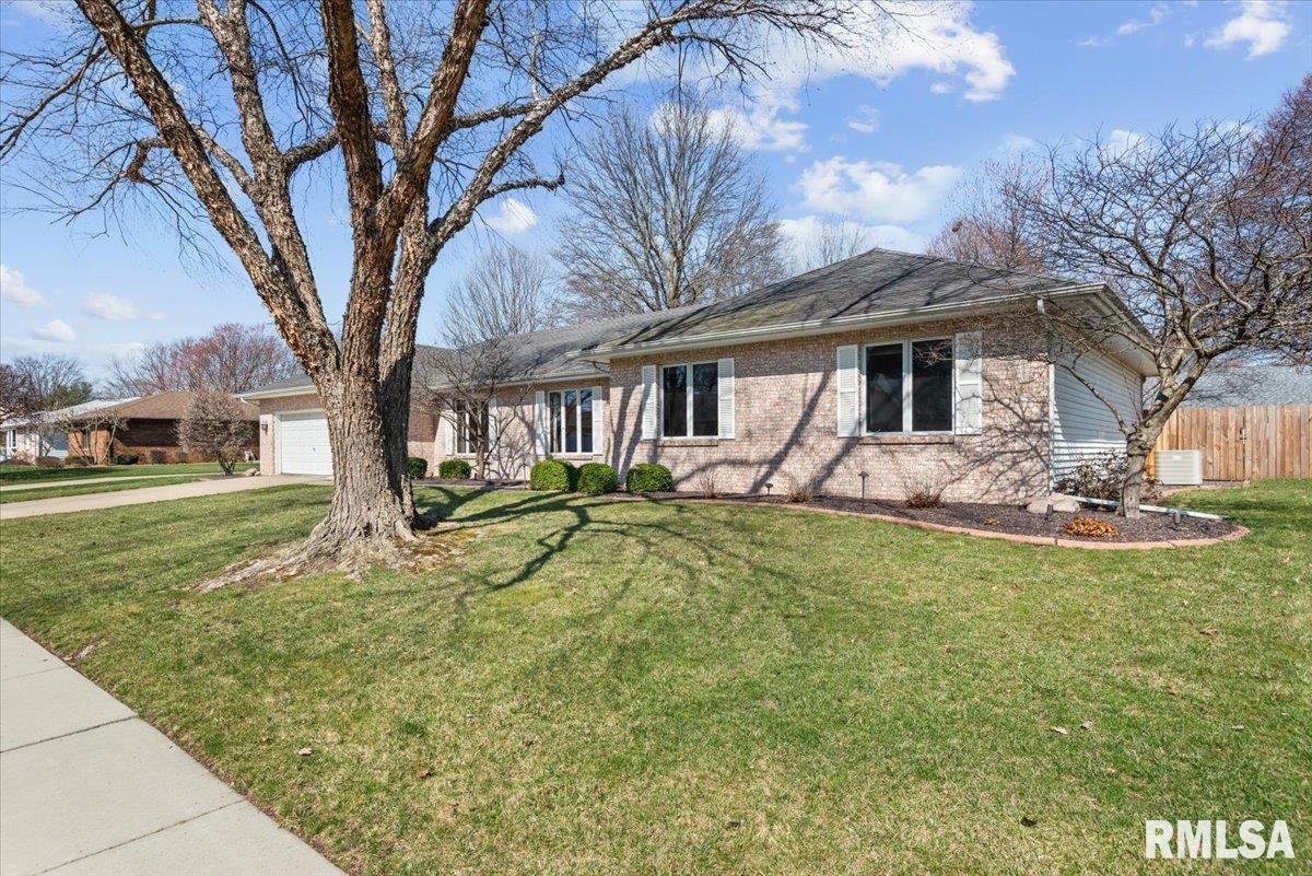 2505 Wydown Avenue Springfield, IL 62704 - Photo 2 of 41