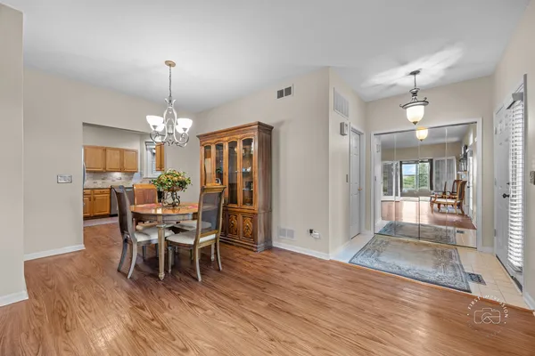 $320,000 | 1200 Tennyson Lane, Unit 8, Naperville, IL 60540