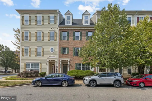 $624,999 | 8058 Genea Way, Unit 48, Falls Church, VA 22042