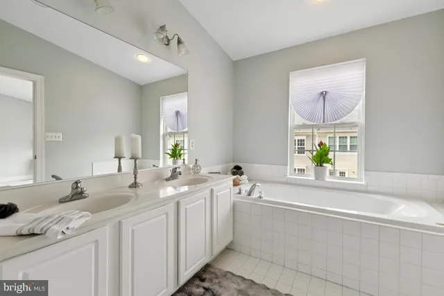 $624,999 | 8058 Genea Way, Unit 48, Falls Church, VA 22042