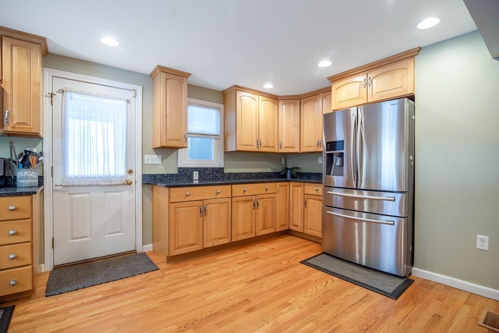 37 Normandy Road Springfield, MA 01106 - Photo 8 of 34 Gallery Image 8
