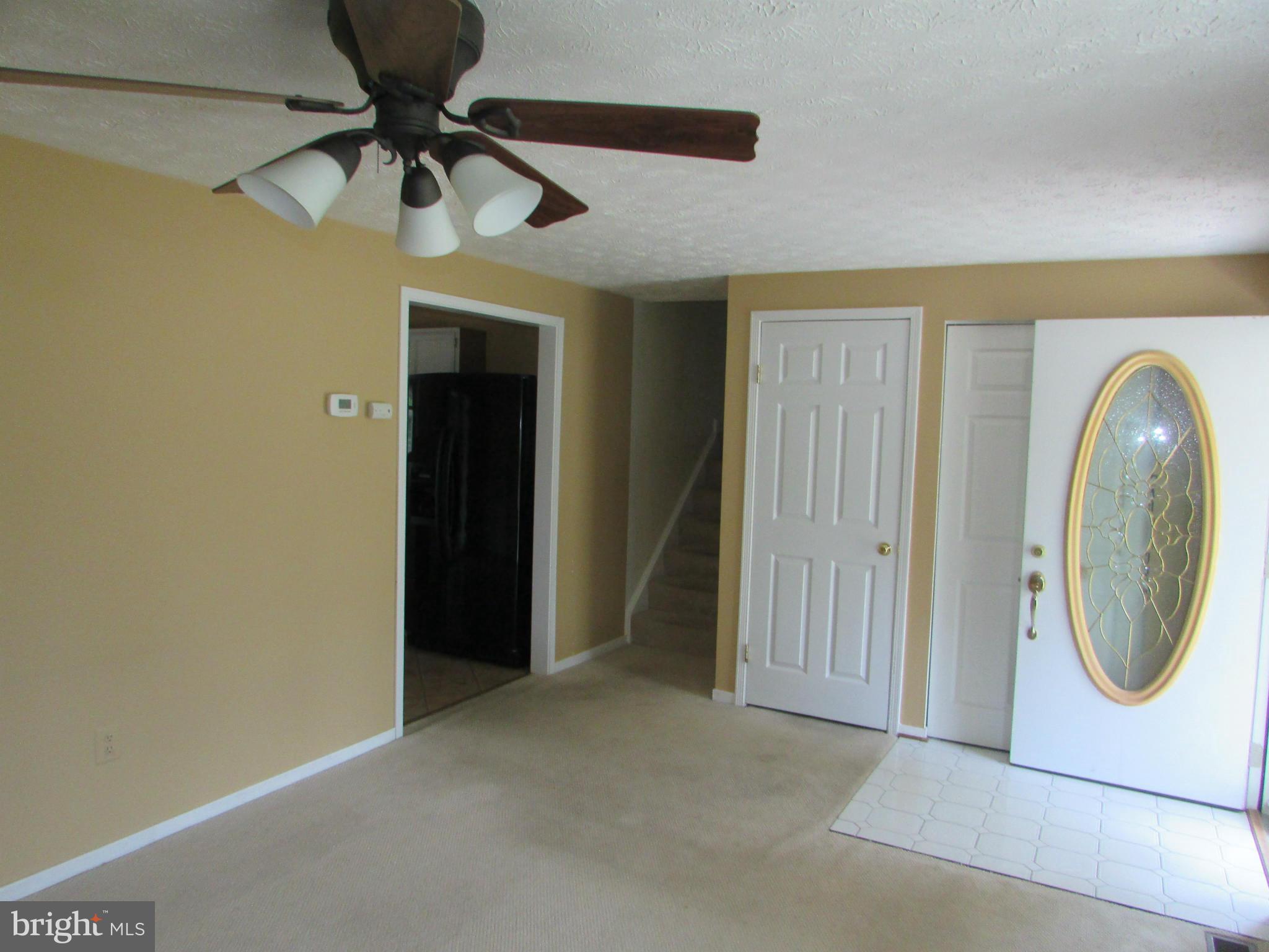 2744 Rowe Road New Windsor, MD 21776 - Photo 3 of 28 Living Room