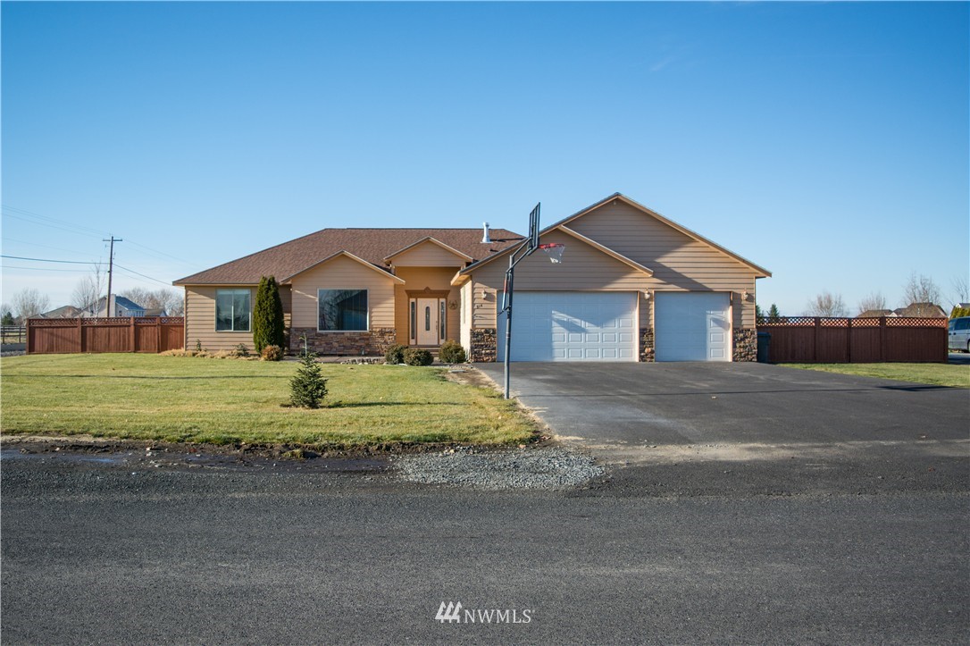 514 Young Road Northeast Moses Lake, WA 98837 - Photo 1 of 25 Gallery Image 1