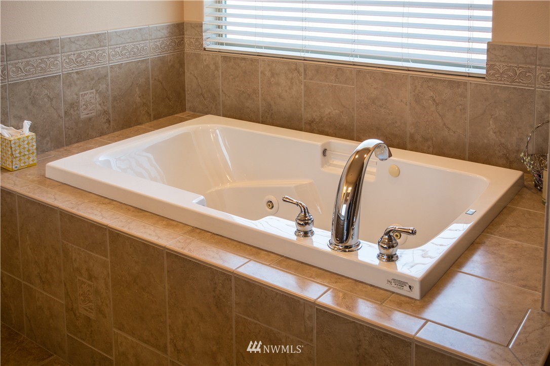 514 Young Road Northeast Moses Lake, WA 98837 - Photo 12 of 25 Gallery Image 12