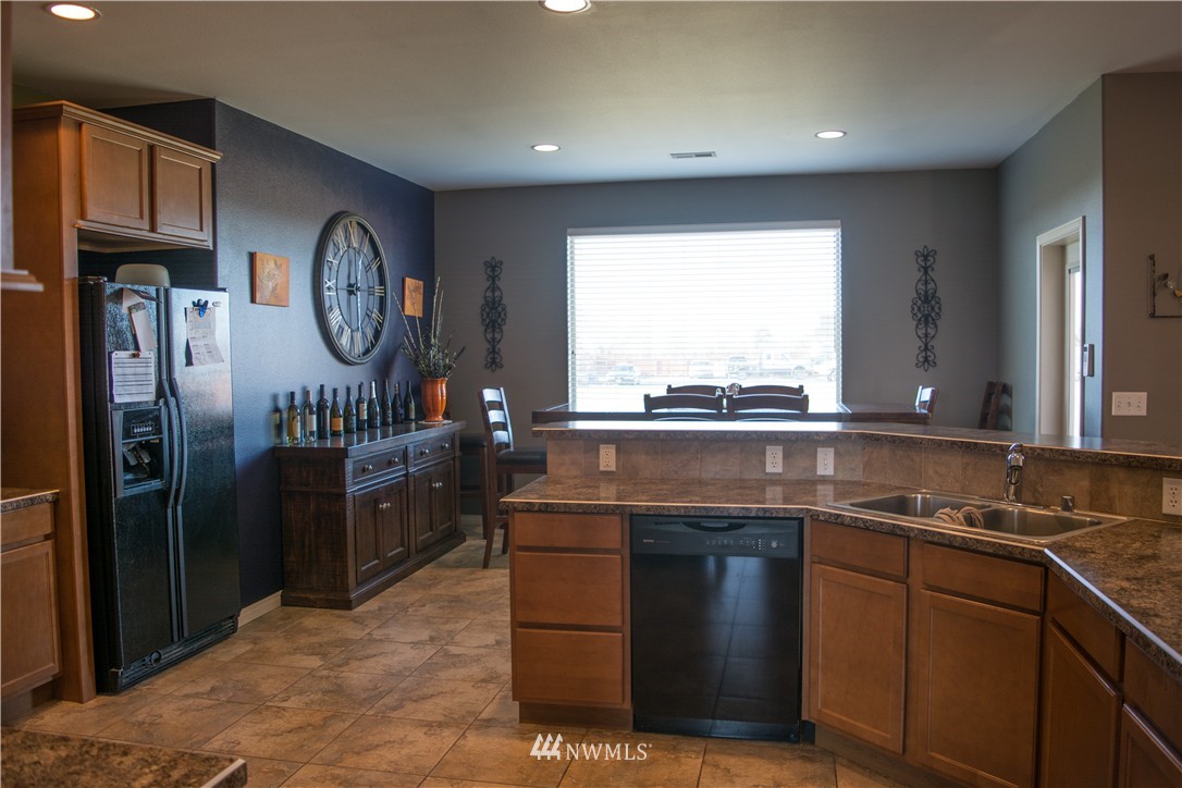514 Young Road Northeast Moses Lake, WA 98837 - Photo 15 of 25 Gallery Image 15