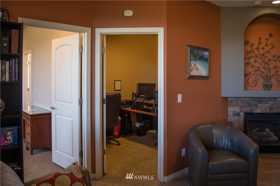 514 Young Road Northeast Moses Lake, WA 98837 - Photo 8 of 25 Gallery Image 8