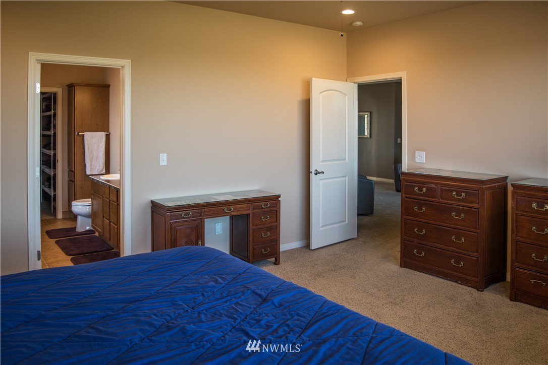 514 Young Road Northeast Moses Lake, WA 98837 - Photo 10 of 25 Gallery Image 10