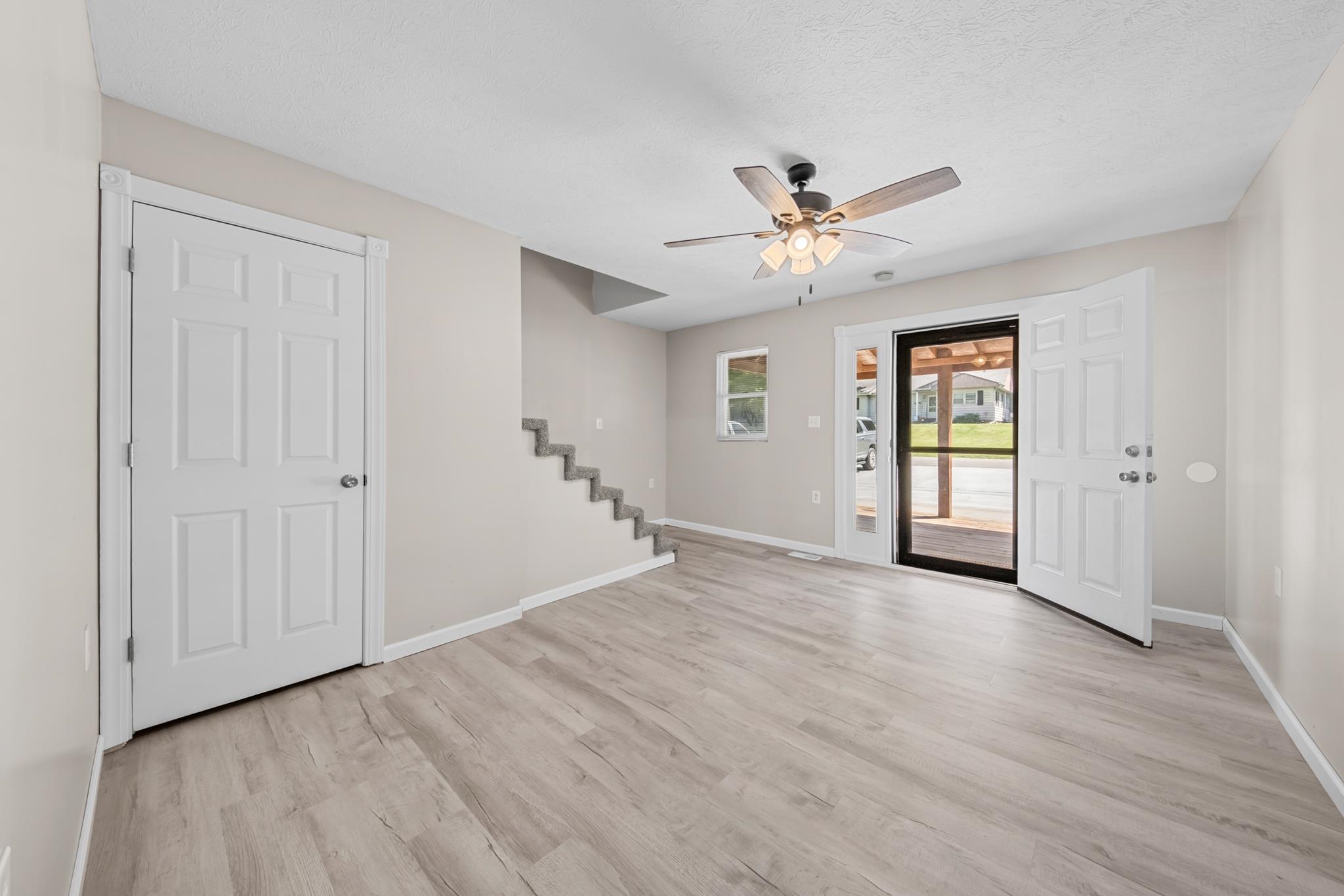 1016 Raceland Avenue Raceland, KY 41169 - Photo 17 of 38