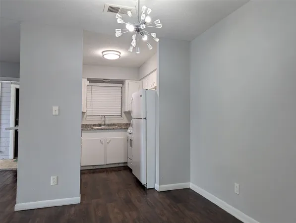 $1,095 | 1043 Ashland Street, Unit 4, Houston, TX 77008