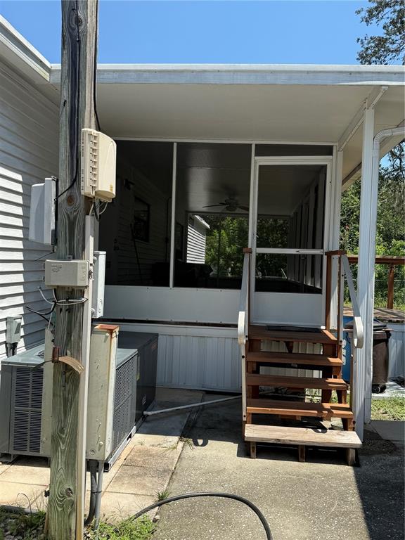 9300 Ottawa Street New Port Richey, FL 34654 - Photo 7 of 37 a view of outdoor space