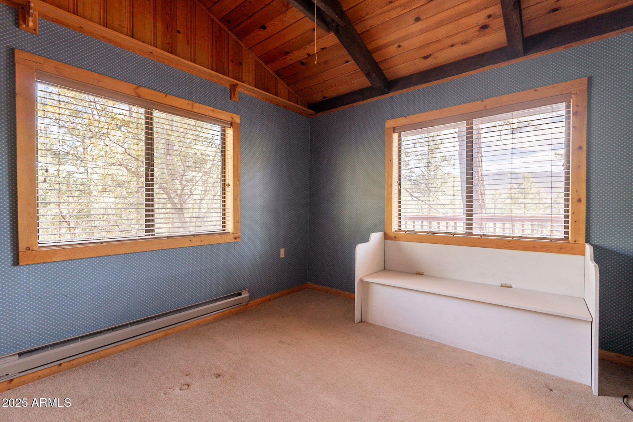 3524 Kelly Circle Pine, AZ 85544 - Photo 26 of 69 a living room with furniture and a window