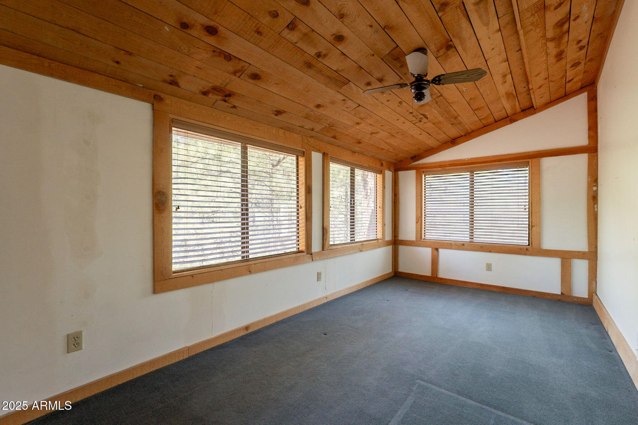 3524 Kelly Circle Pine, AZ 85544 - Photo 31 of 69 a view of an empty room with a window