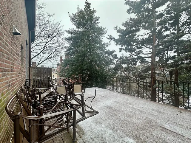 $4,000 | 10 Young Street, Unit 2, Newport, RI 02840